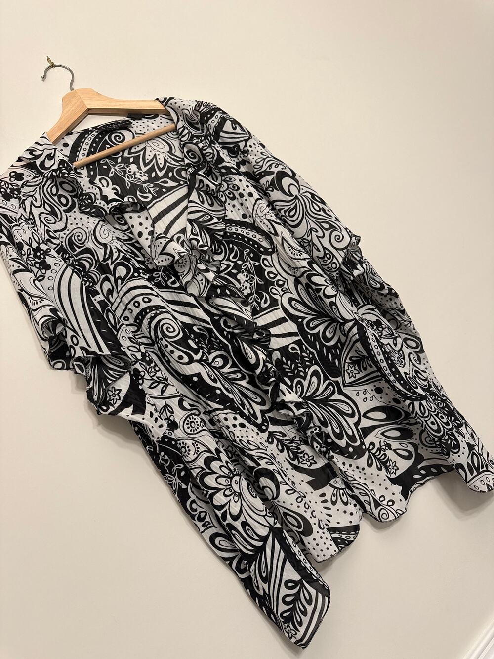 Black White Paisley Print Ruffle Blouse Plus 5X
